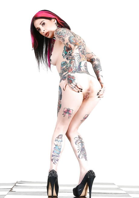 Svelte american milf Joanna Angel exposing small tits and hairy pussy 